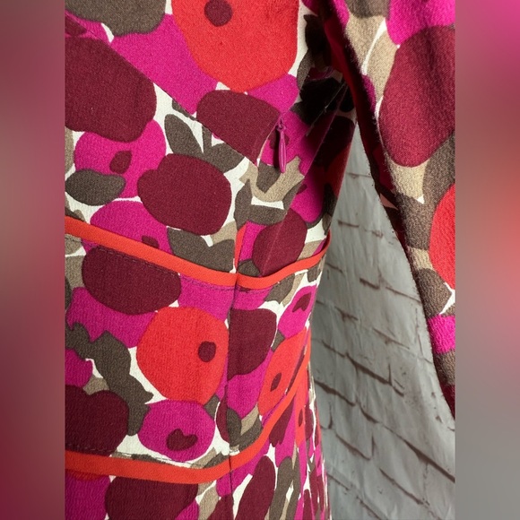 VTG BODEN Mod Floral Print Reds Oranges Tan Faux Wrap 3/4” Sleeve Dress Size 10L - Picture 11 of 15